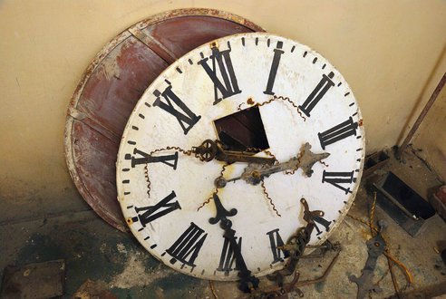 20120416-broken-clock