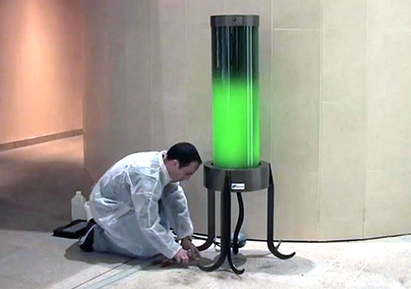 5+Living-Microalgae-Lamp-Absorbs-CO2-from-the-Air