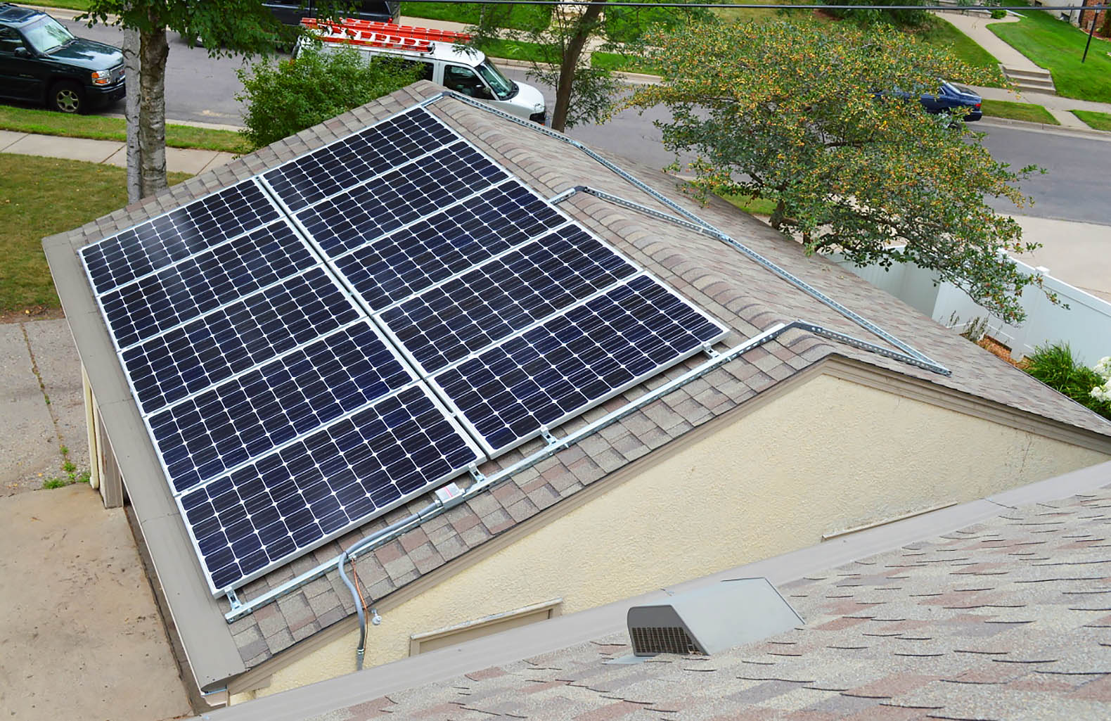 5+SolarPod-plug-and-play-rooftop-solar