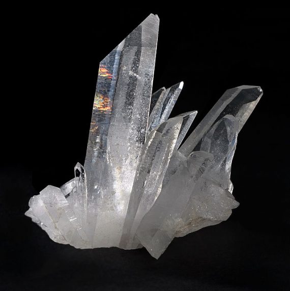 640px-Quartz_Tibet-570x572
