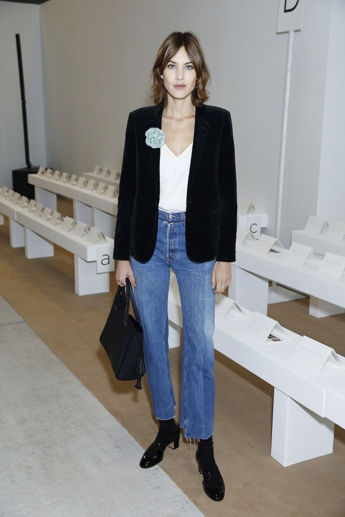 Alexa-Chung-Vetements-1410-Jeans-683x1024