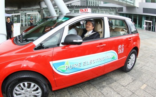 BYD-Electric-Taxis-Hong-Kong-02-537x334