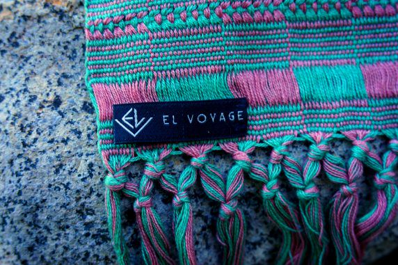 El-voyage-weaving-close-572x381