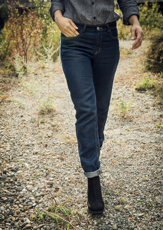 FRTG_Denim_Female_Front_01_YvesBachmann_RGB_HighRes