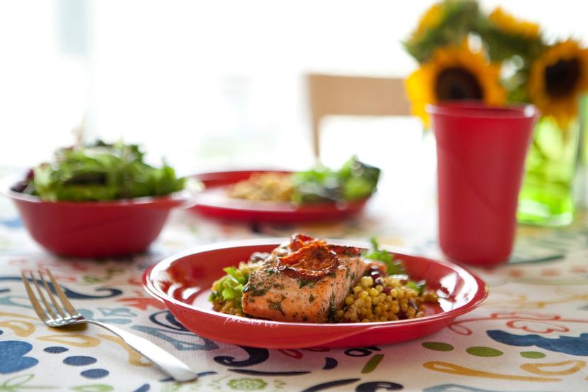 Preserve-Everyday-Tableware-Set-Red-Lifestyle-Lunch-Sept2013