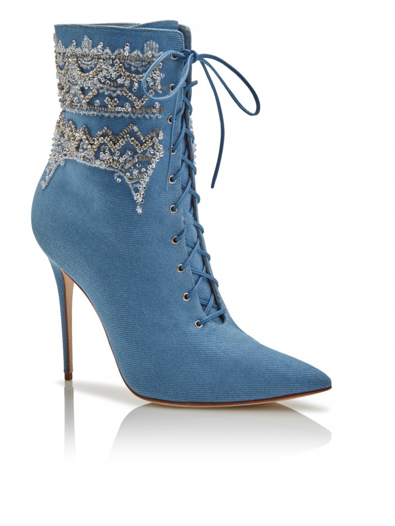 RihannaxManolo-Dancehall-Cowgirl-768x1024