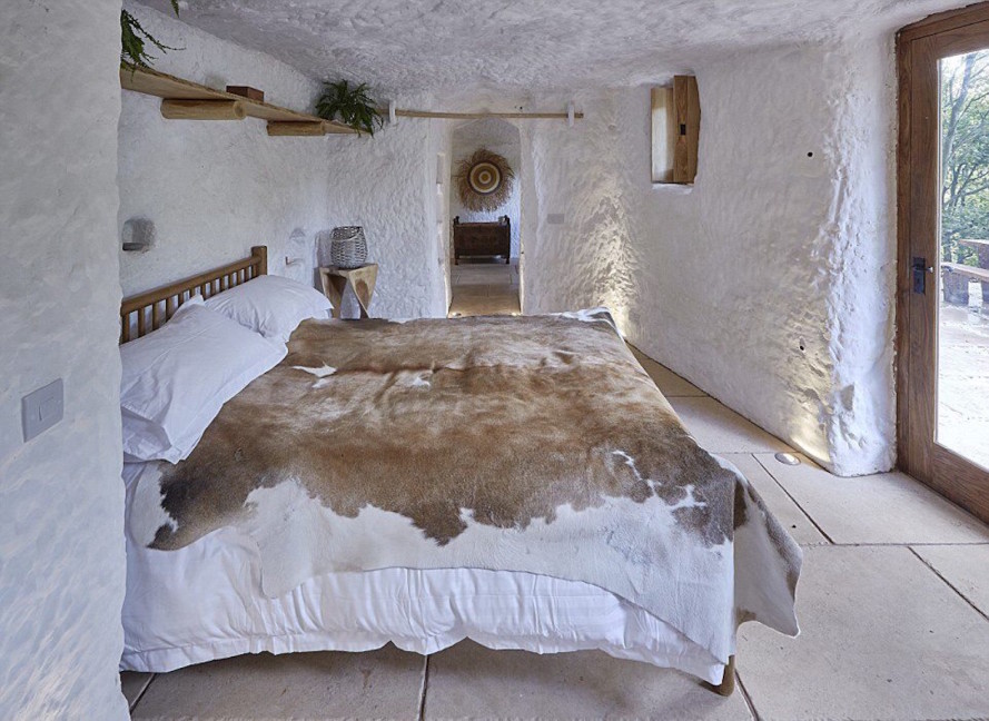 Rockhouse-Retreat-by-Angelo-Mastropietro-6-889x648