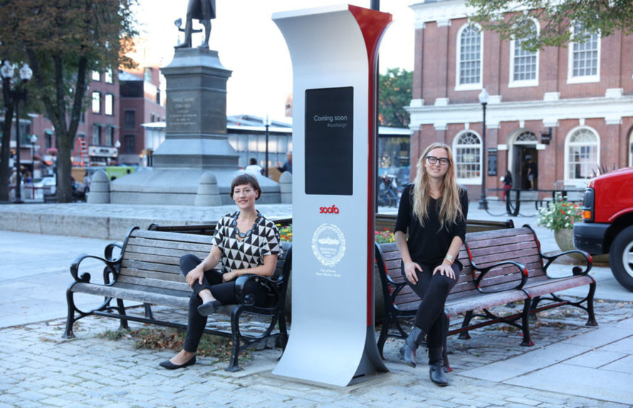 Soofa-Sign-and-Bench-by-Soofa-and-Visionect-4-889x573