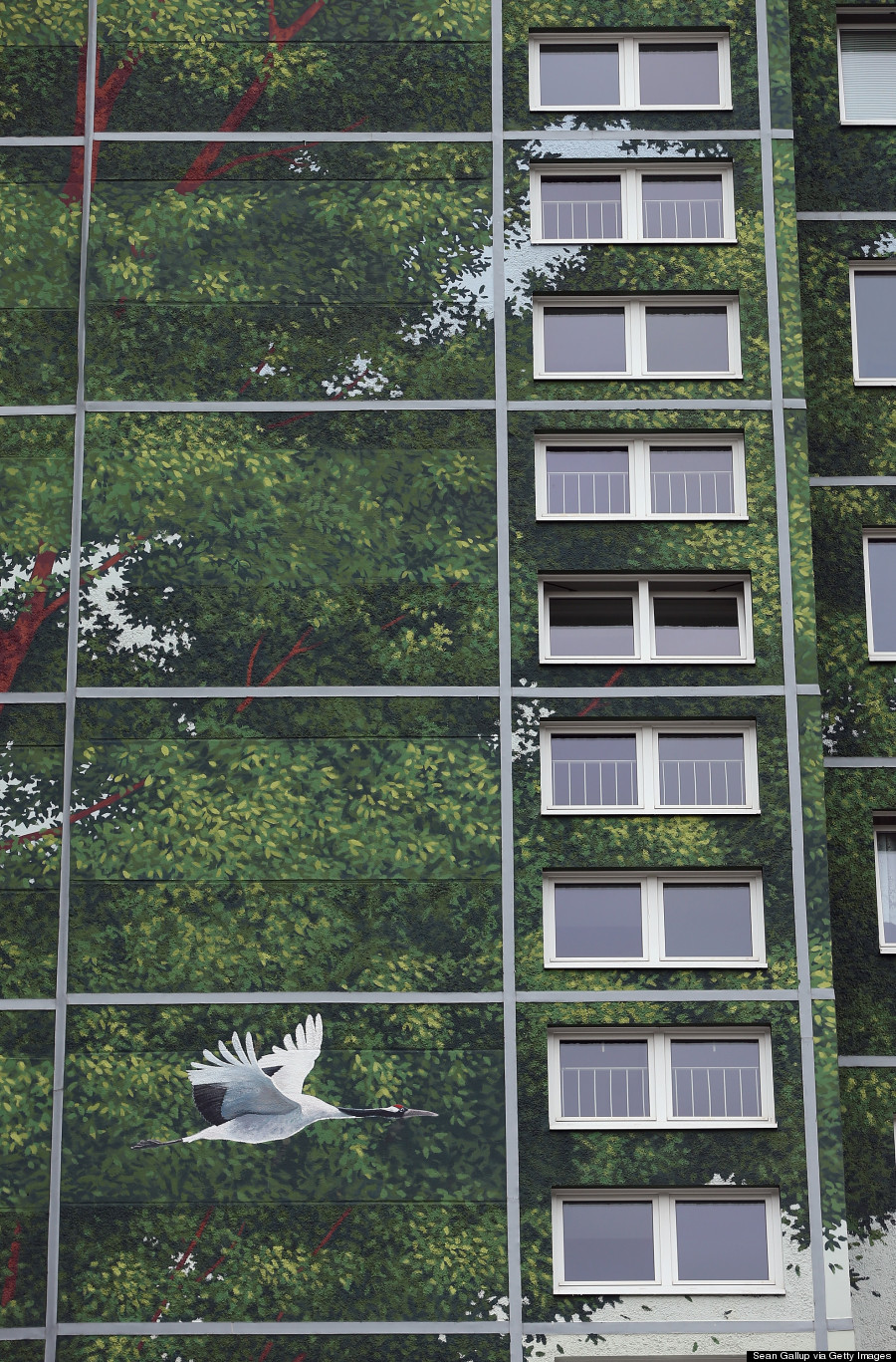 Facade Artists To Perhaps Break Guiness Record