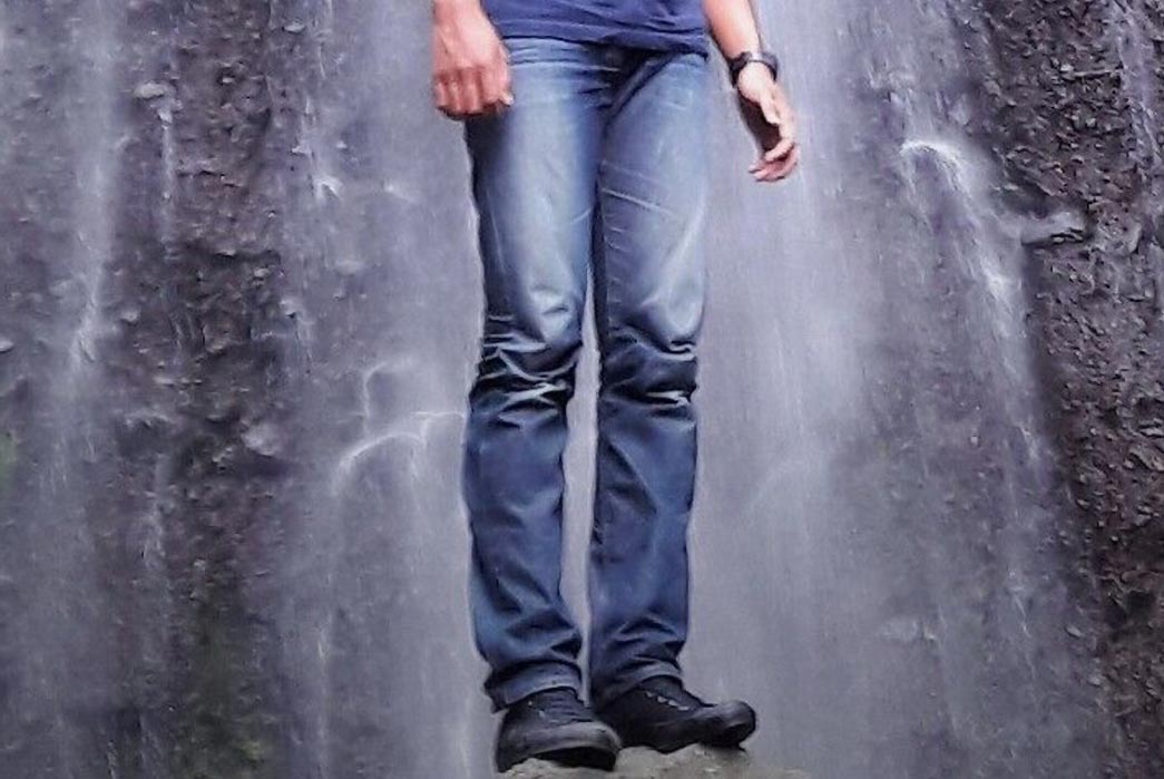 fade-of-the-day-uniqlo-slim-straight-selvedge-model-front