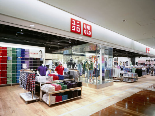 fast-retailing-uniqlo-2-537x403