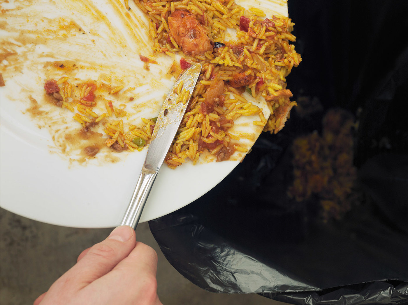 food-waste-1-f0494b7172563558504a1d3e77d85145650ae706-s1400-c85