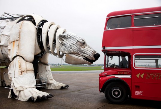 greenpeace-worlds-largest-polar-bear-puppet-2-537x365