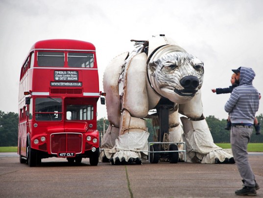 greenpeace-worlds-largest-polar-bear-puppet-3-537x405