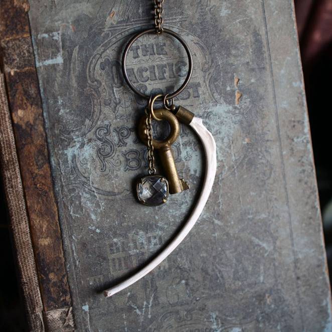 lady-locks-roadkill-jewelry-12.jpg.662x0_q70_crop-scale