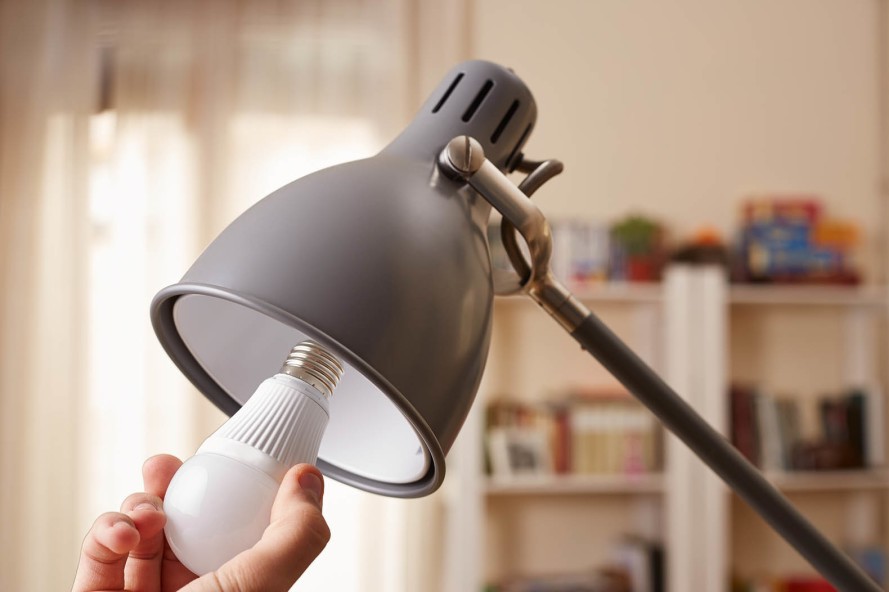 led-bulb02-889x592