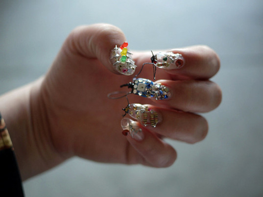 nails