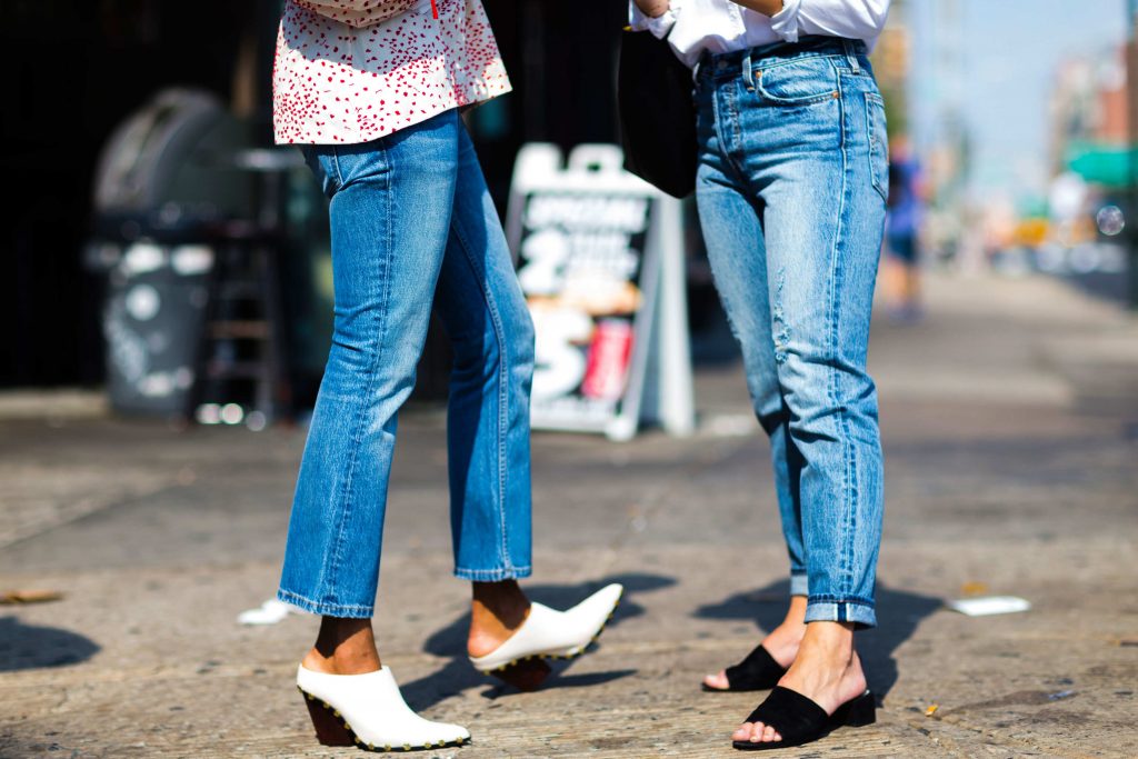 nyfw-street-style-day4-18.nocrop.w1800.h1330.2x-1024x683