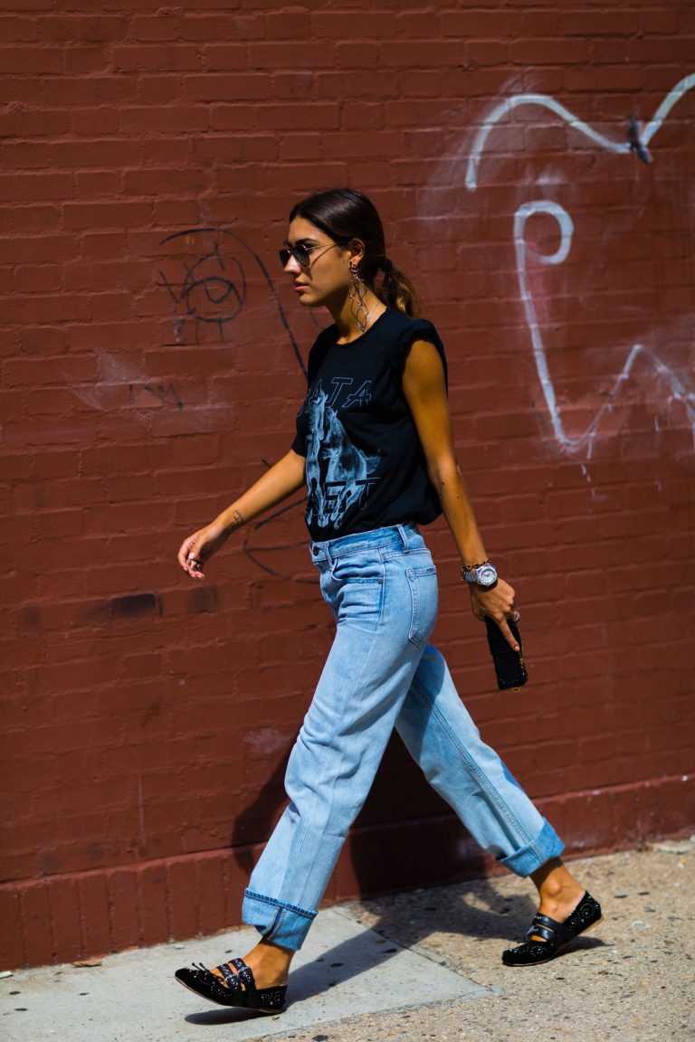 nyfw-street-style-day4-32.nocrop.w1800.h1330.2x-768x1152