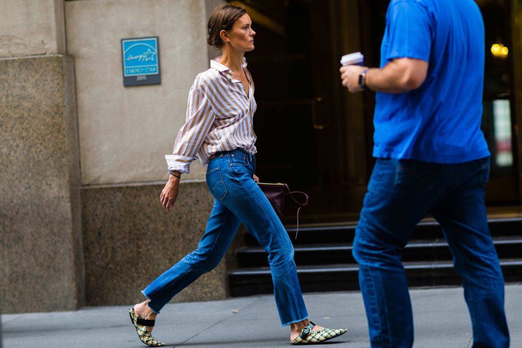 nyfw-street-style-day5-23.nocrop.w1800.h1330.2x-1024x683