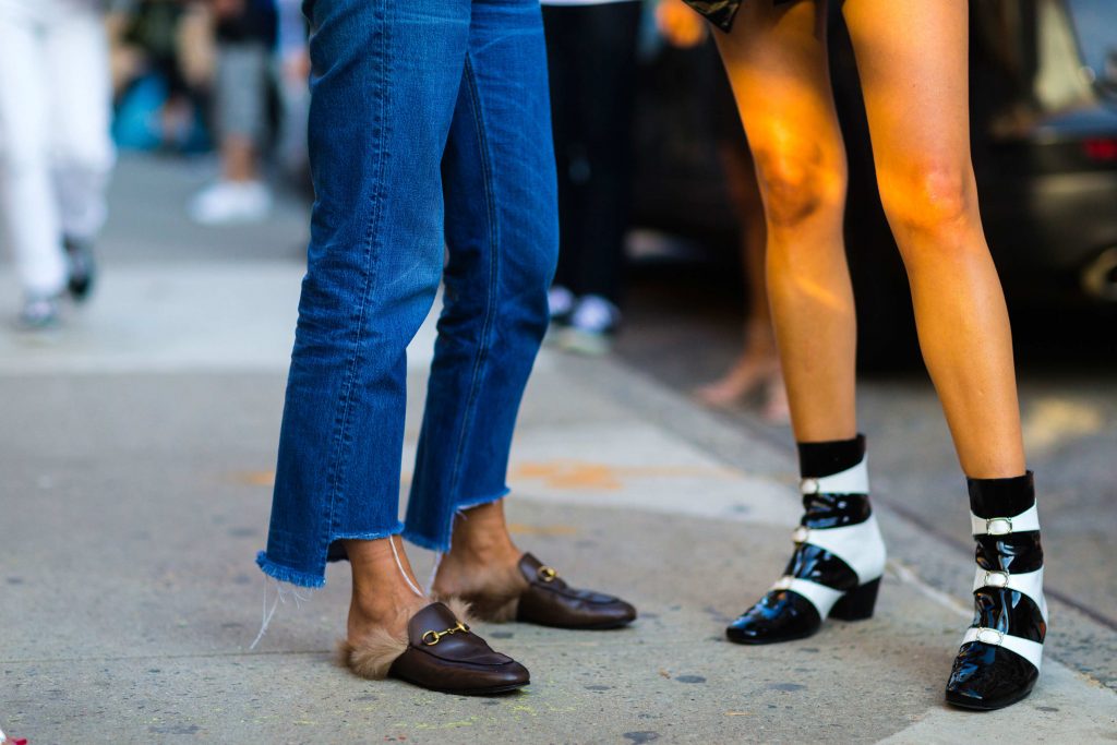 nyfw-street-style-day7-32.nocrop.w1800.h1330.2x-1024x683