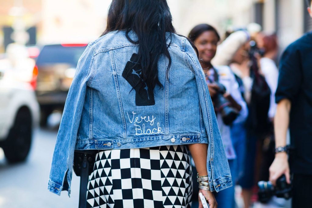 nyfw-street-style-day8-23.nocrop.w1800.h1330.2x-1024x683