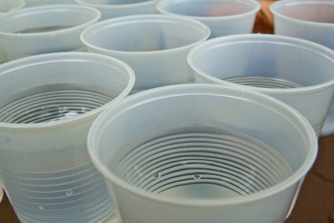 plastic_water_cups.jpg.662x0_q70_crop-scale