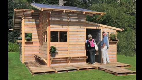 refugee-pallet-house-complete