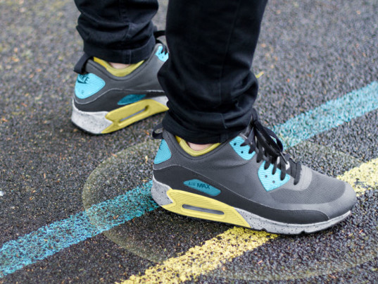 shift-sneakers-1-537x403