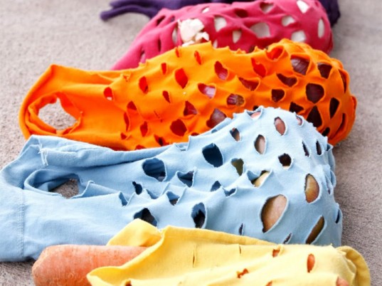 t-shirt-recycle-grocery-bag-537x402