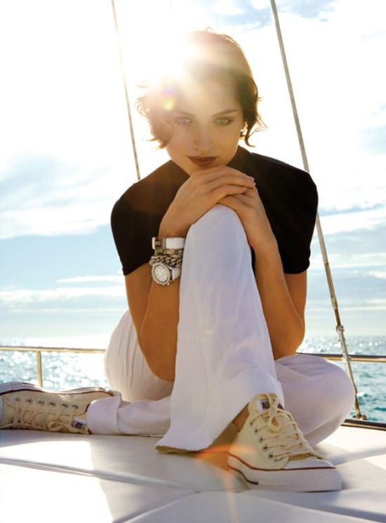 white-jeans-converse