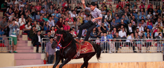 Citizens Enjoyed Circus Performance During May Day