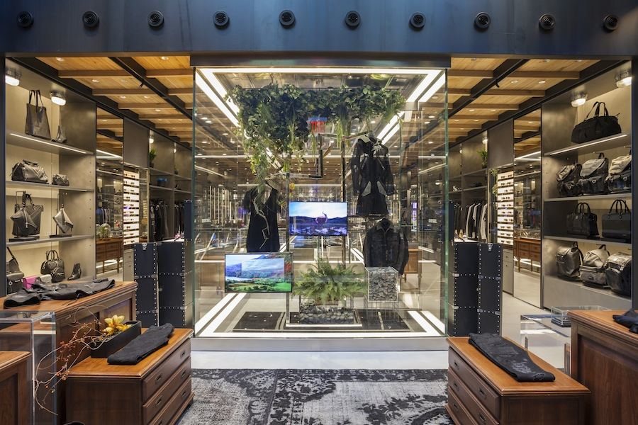Diesel_MadisonAve2015_57_Foyer_FishTank