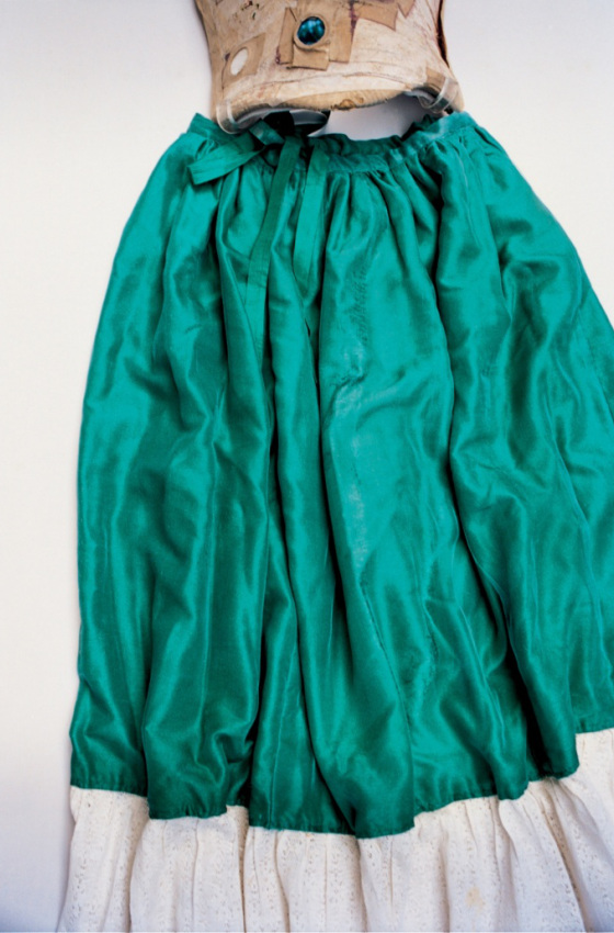 Frida-Kahlo-green-silk