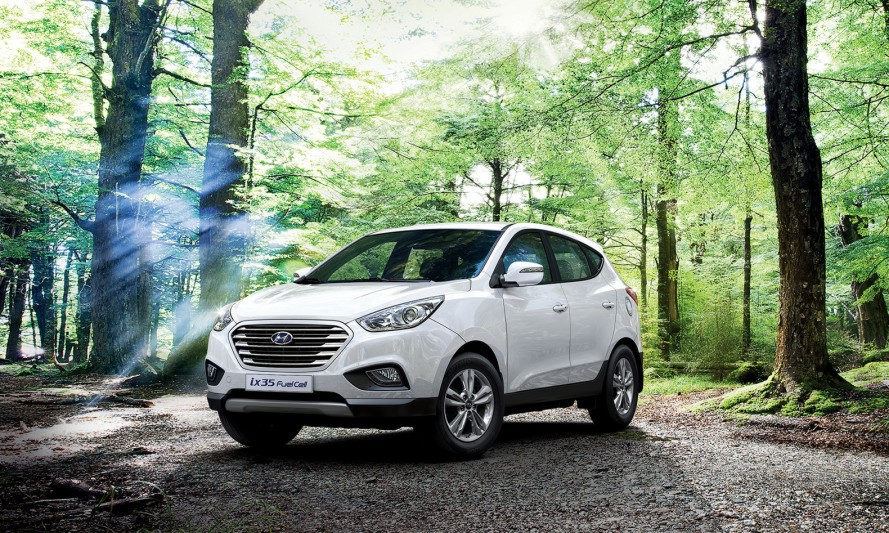 Hyundai-ix35-Hydrogen-Fuel-Cell-889x533
