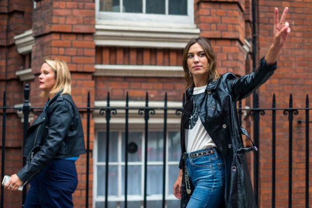 hbz-lfw-ss17-street-style-day-1-21
