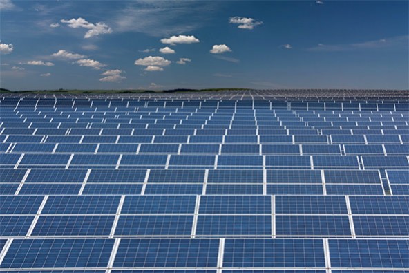 solar-installs-592x395