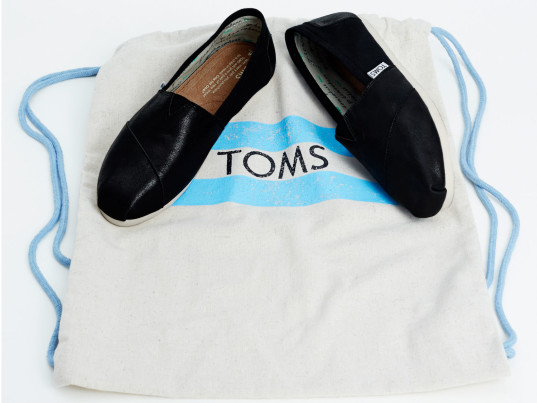 toms-shoes-peta-1-537x403